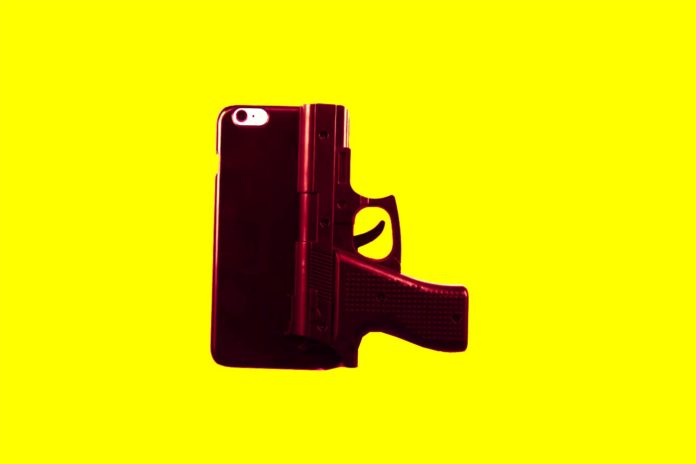 Youtube Promotes Illegal iPhone Gun Case; Apple Fans Fooled Clapway