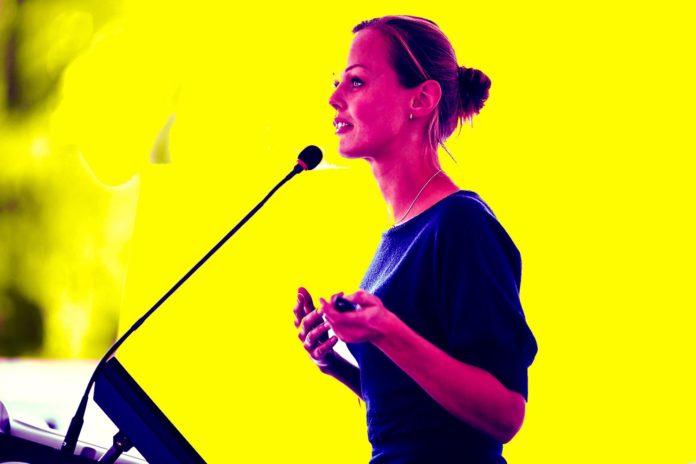 How to Avoid All Possible Flops in Your Public Speech – The Complete Guide Clapway